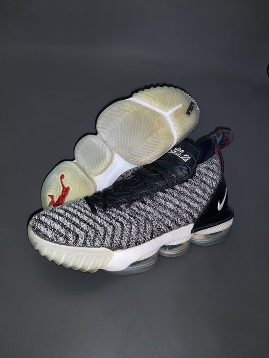 Nike LeBron 16 \'Oreo\' 2018 Mens Basketball Shoes Size 11.5 Worn 3-5X AO2588-006